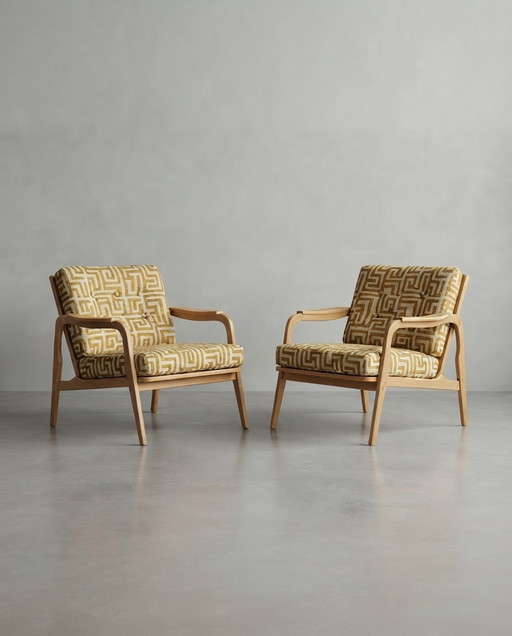 Sillones húngaros Mid-Century Modern con tela de patrón geométrico amarillo y marcos de madera clara, años 70, juego de 2