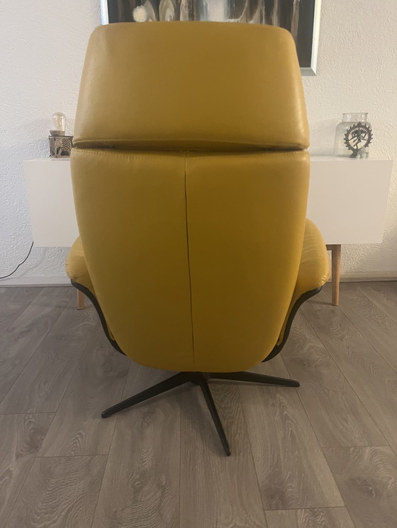 Image 1 of Fauteuil inclinable design en cuir véritable jaune ocre