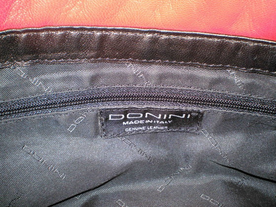 Borsa a mano di design in pelle nera e rossa (Donini) – Altre borse, Metallo (photo 8 of 8)