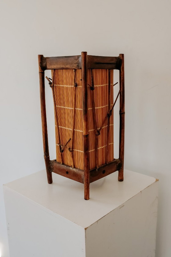 Vintage bamboo table lamp with reed panels, 1960s – Rattan, Wood (photo 8 of 9)