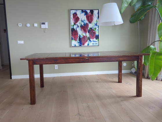 Image 1 of Table à manger en bois massif