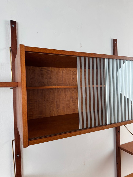 Image 1 of Sistema di pareti in teak danese: design scandinavo senza tempo