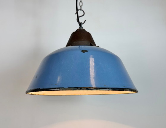 Image 1 of Industriële hanglamp van blauw emaille en gietijzer, jaren 60