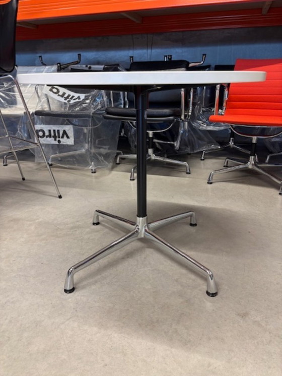 Image 1 of Mesa Vitra Eames contract