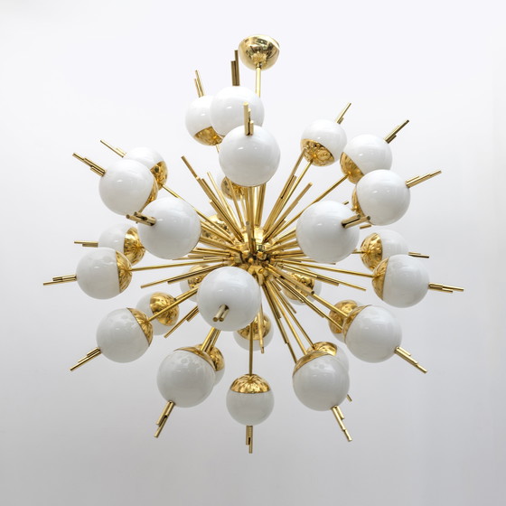 Image 1 of Grote spoetnik kroonluchter van Murano glas en messing