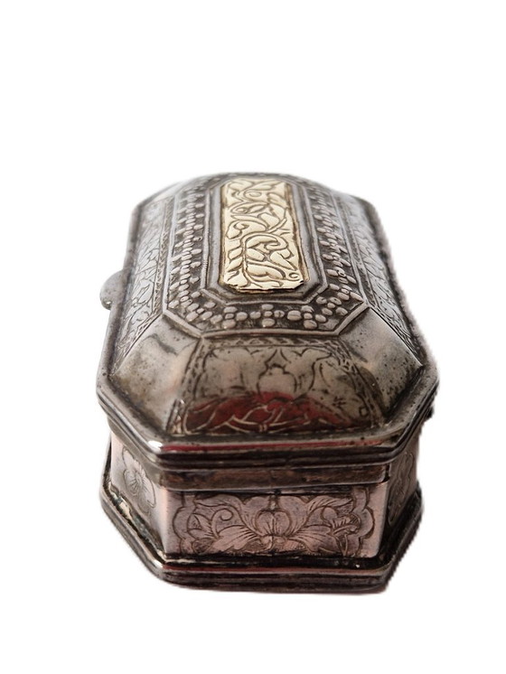 Image 1 of Boîte à tabac indienne ancienne en argent / boîte à tabac