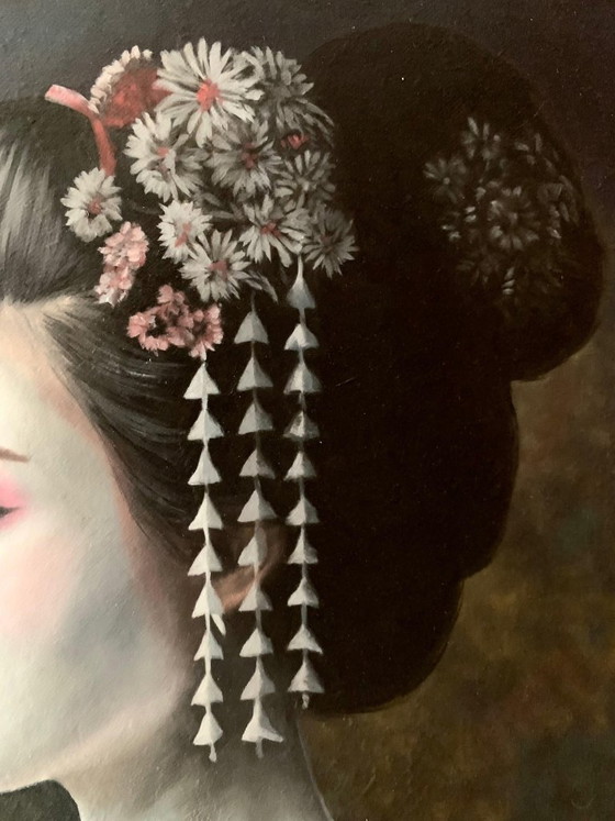 Image 1 of Hand-Signed Oil Painting – Geisha (Maiko) – ‘Vigilia de Seda y Margaritas’ – J. Hanter – 70 x 50 cm