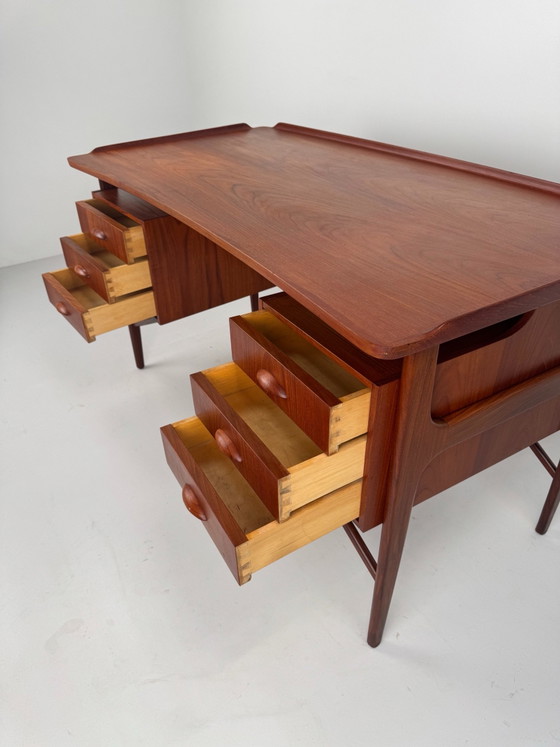Boomerang Executive Desk, Svend Aage Madsen for H.P. Hansen, Denmark, 1960s, Wood, Brown (photo 3 of 15)