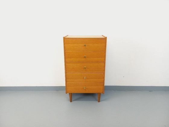 Image 1 of Vintage eikenhouten ladekast uit de jaren 60.