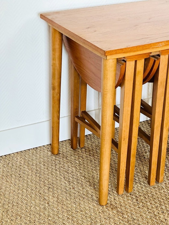 Image 1 of Set van 5 Scandinavische in elkaar passende salontafels van teakhout, 1960