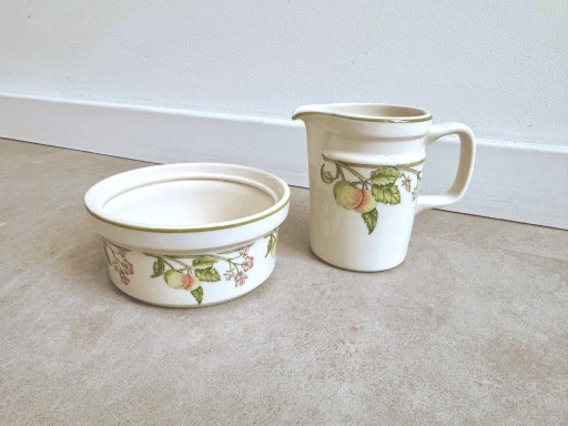 2x Juego de lechera y tazón Wedgwood Wild Apple Vintage – tafelwaar, Ceramic