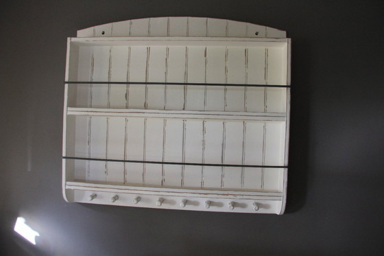 Image 1 of fa Flamant un conjunto de cocina blanco decapado, 4 sillas, una mesa y un estante de pared