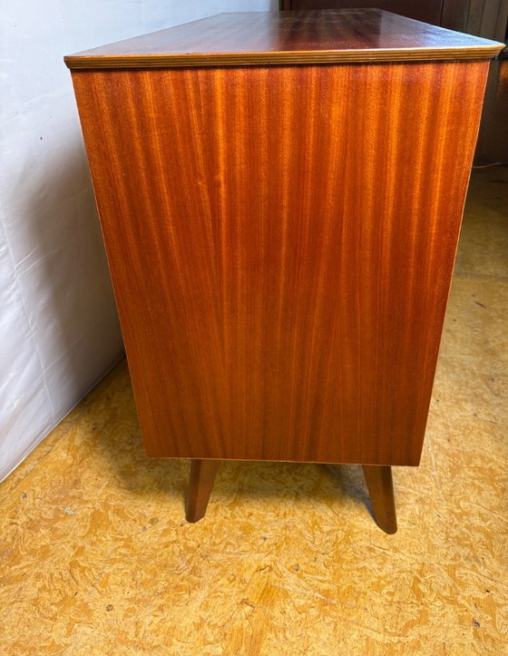 Credenza vintage in teak di Remploy | Anni '50-'60 | Design britannico di metà secolo Una superba credenza (photo 7 of 8)