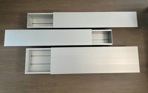 Ligne A Pastoe horizontale par Shigeru Uchida