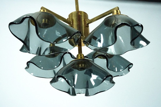 Image 1 of Italian five-arm chandelier in smoked Vistosi glass and brass, 1970s