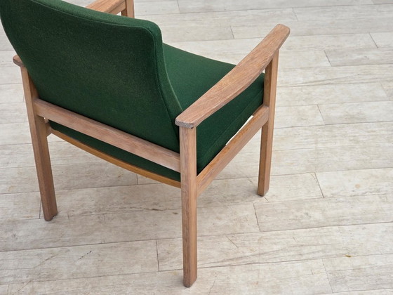 Image 1 of Fauteuil danois des années 1980 de Høng Stole, laine verte pour meubles, bois de chêne.