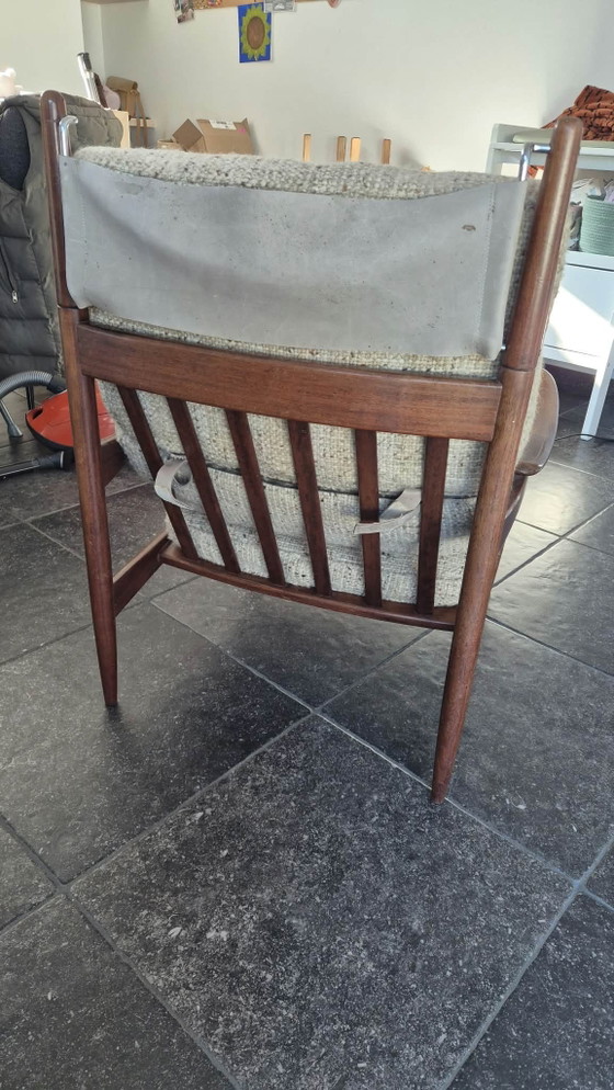 Vintage Armchair – Wood (photo 5 of 6)