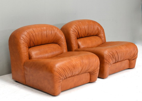Zwei Lounge-Sessel von Rossi di Albizzate aus cognacfarbenem Leder, Italien – 1970er Jahre – Leather (photo 9 of 15)