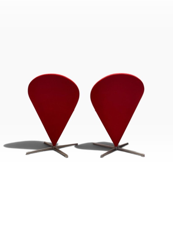 Pair of Cone Chair Armchairs by Verner Panton for Vitra, red fabric – Textile (photo 4 of 12)