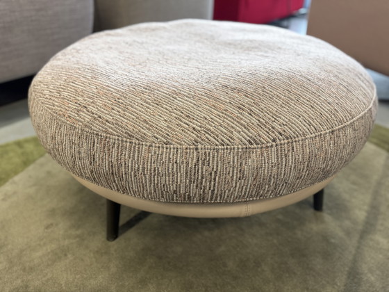 Image 1 of Leolux Rego Voetenbank Oregon stof Raffino Dove