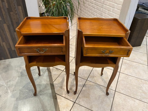 Image 1 of Coppia di comodini in stile Luigi XV con cassetto e nicchia