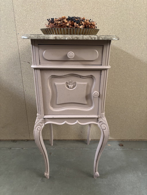 Brocante Queen Ann kastje / nachtkastje 
