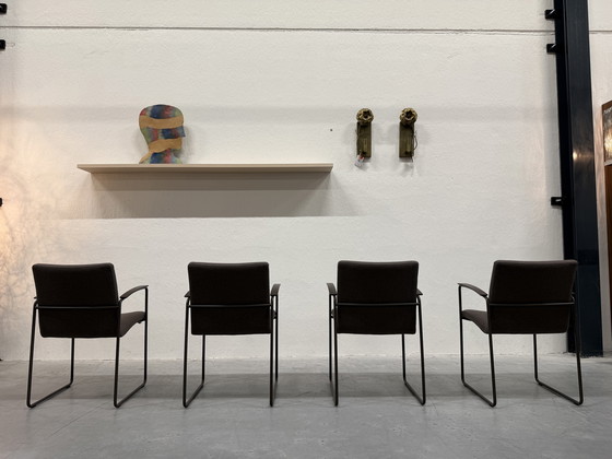 Image 1 of 4 chaises de salle à manger Leolux Talos, couleur feutre marron