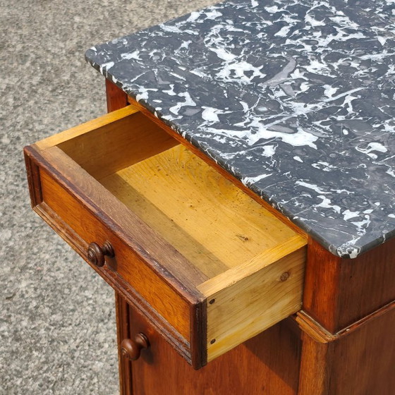 Antiek nachtkastje van marmer en hout - Notenhouten nachtkastje - Louis Philippe - 19e eeuw – Stone, Wood (photo 11 of 18)