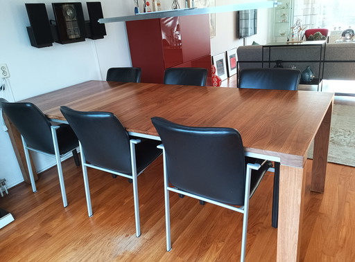 Dining Table Brand Leolux, Model 'Vivre' With 6 Leather Chairs, Model Cimmaronee