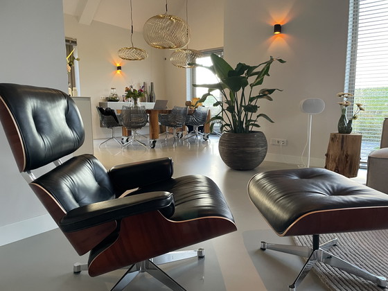 Image 1 of Chaise longue Eames + Ottoman