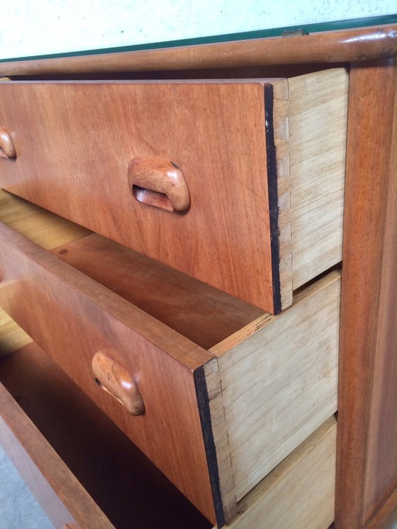 Image 1 of Credenza in acero con piano in vetro e design moderno di metà secolo, anni '50