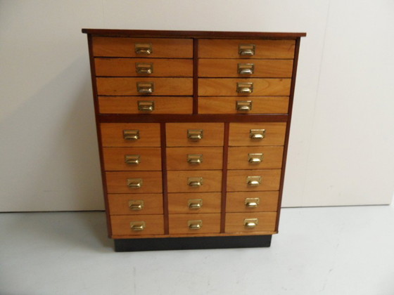 Classeur vintage en acajou avec tiroirs – Commodes, Wood (photo 10 of 10)
