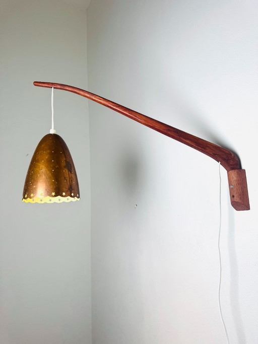 Applique in ottone perforato con braccio girevole di Hans-Agne Jakobsson per Markaryd, Svezia, anni '60