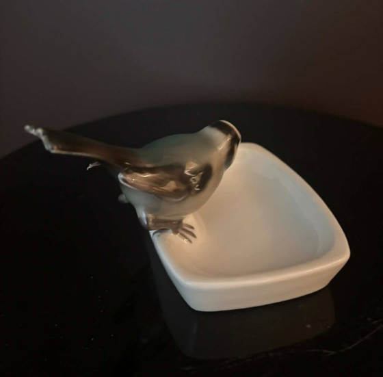Image 1 of Vintage Goebel Vogelfigur Ringschale