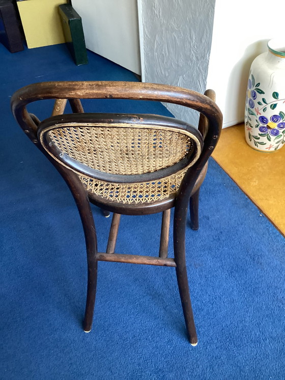 Image 1 of Silla infantil Thonet original antigua
