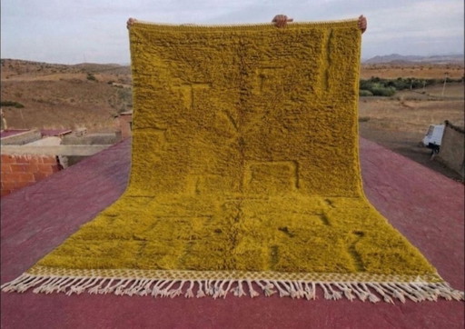 Neuer marokkanischer Wollteppich 300 × 200 cm – Senfgelb – Berberdesign