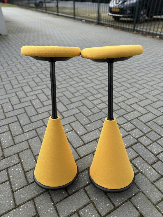 Image 1 of 3 taburetes ergonómicos para sentarse y estar de pie Giroflex 10