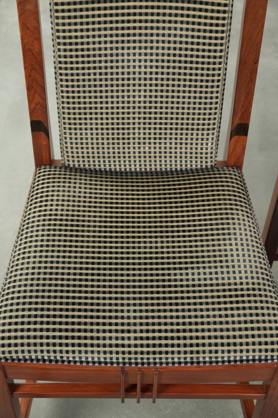 Image 1 of 6 x Art Deco design Schuitema eetkamerstoel met houten frame en luxe stoffen bekleding uit de Decoforma serie