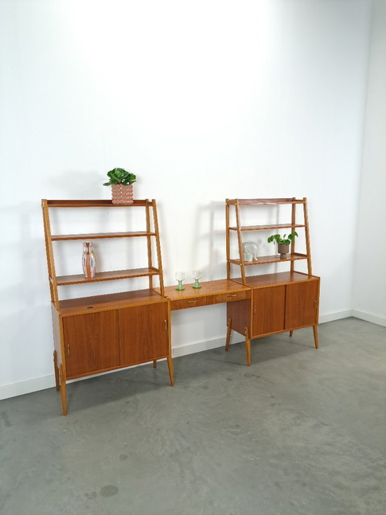 Image 1 of Armario doble de chapa de teca con escritorio de Suecia