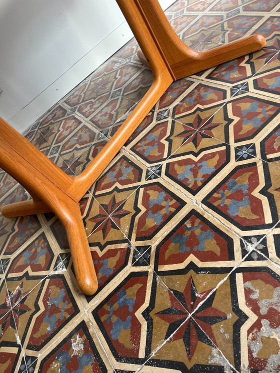 Image 1 of Danish dining table – Dyrlund