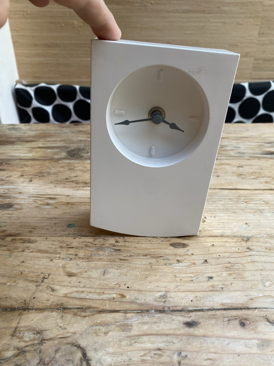 Invotis Orange Wiggle Wiggle Clock (IV085) – Plastic (photo 3 of 12)