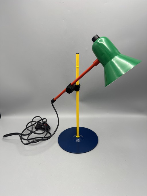 Memphis table lamp by Massive – an iconic design statement from the 1980s