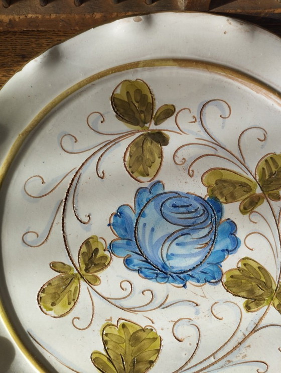 Image 1 of Antieke decoratieve aardewerken schaal