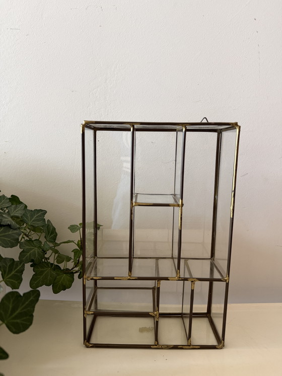 Image 1 of Vetrina da parete vintage in vetro e ottone