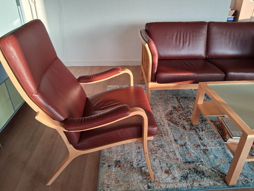 FAUTEUIL Deens gelakt beuken en rood leer