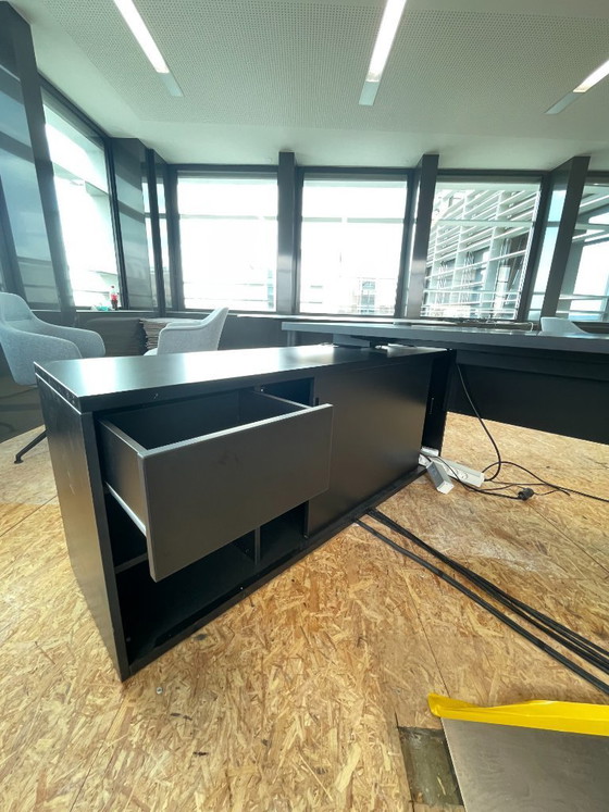 Image 1 of Escritorio esquinero KNOLL para trabajar sentado o de pie