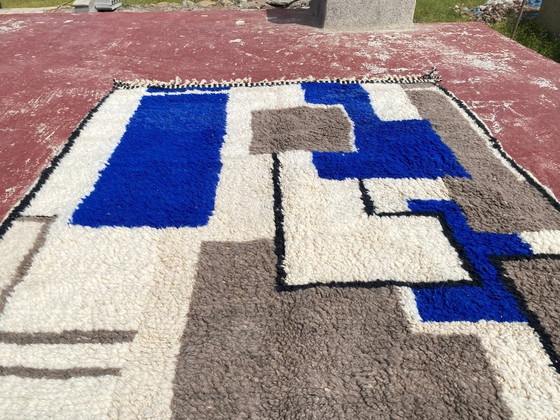 Image 1 of Large Vintage Beni Ourain Rug 255x170 cm – Abstract Moroccan Wool Rug – Blue & Beige Geometric Design – Statement Boho / Modern 