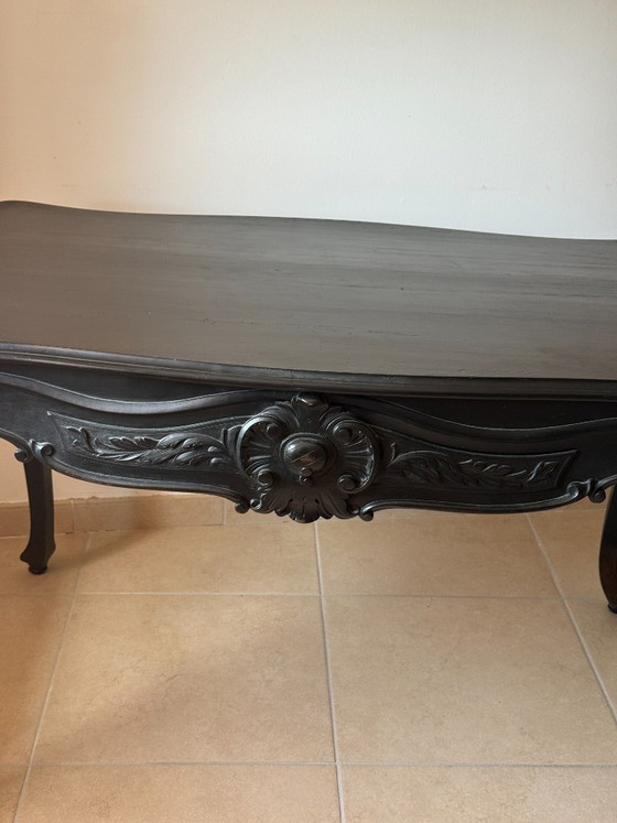 Image 1 of Mesa de comedor/escritorio de estilo barroco en madera de haya negra.