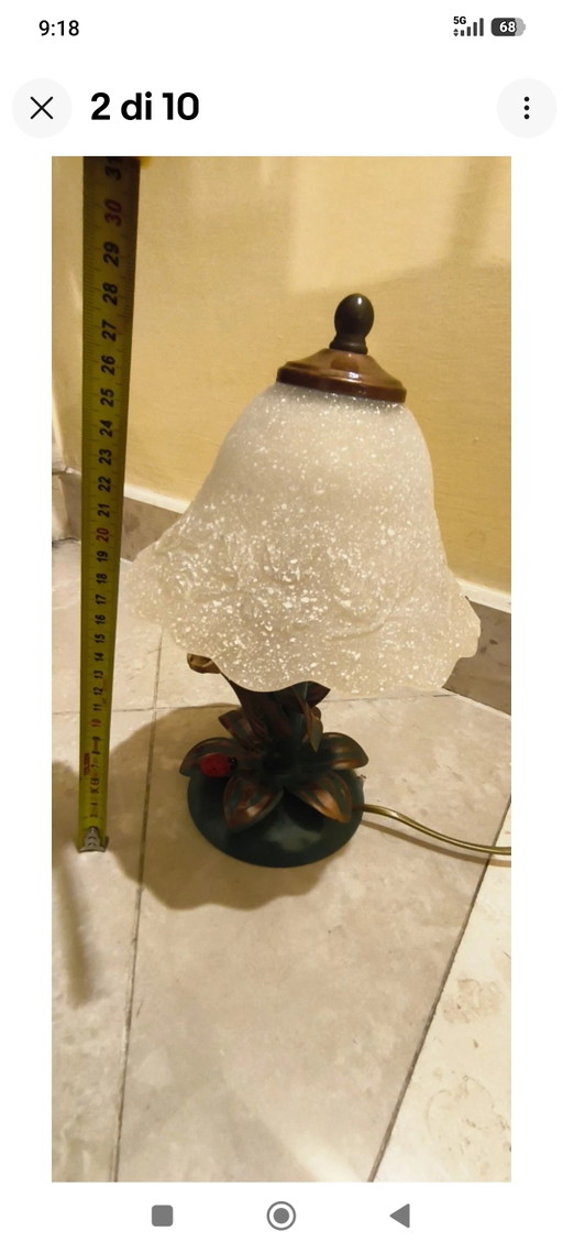 Lámpara de hierro antigua forjada por un maestro herrero. Altura: 28 cm, Ancho: 15 cm. Adorno de flores de (photo 2 of 10)