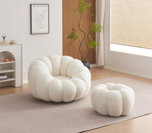 Sillón giratorio Pearl en tela de felpa beige con reposapiés otomano – Comodidad premium
